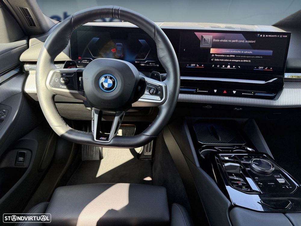 BMW 530 e Pack Desportivo M - 28