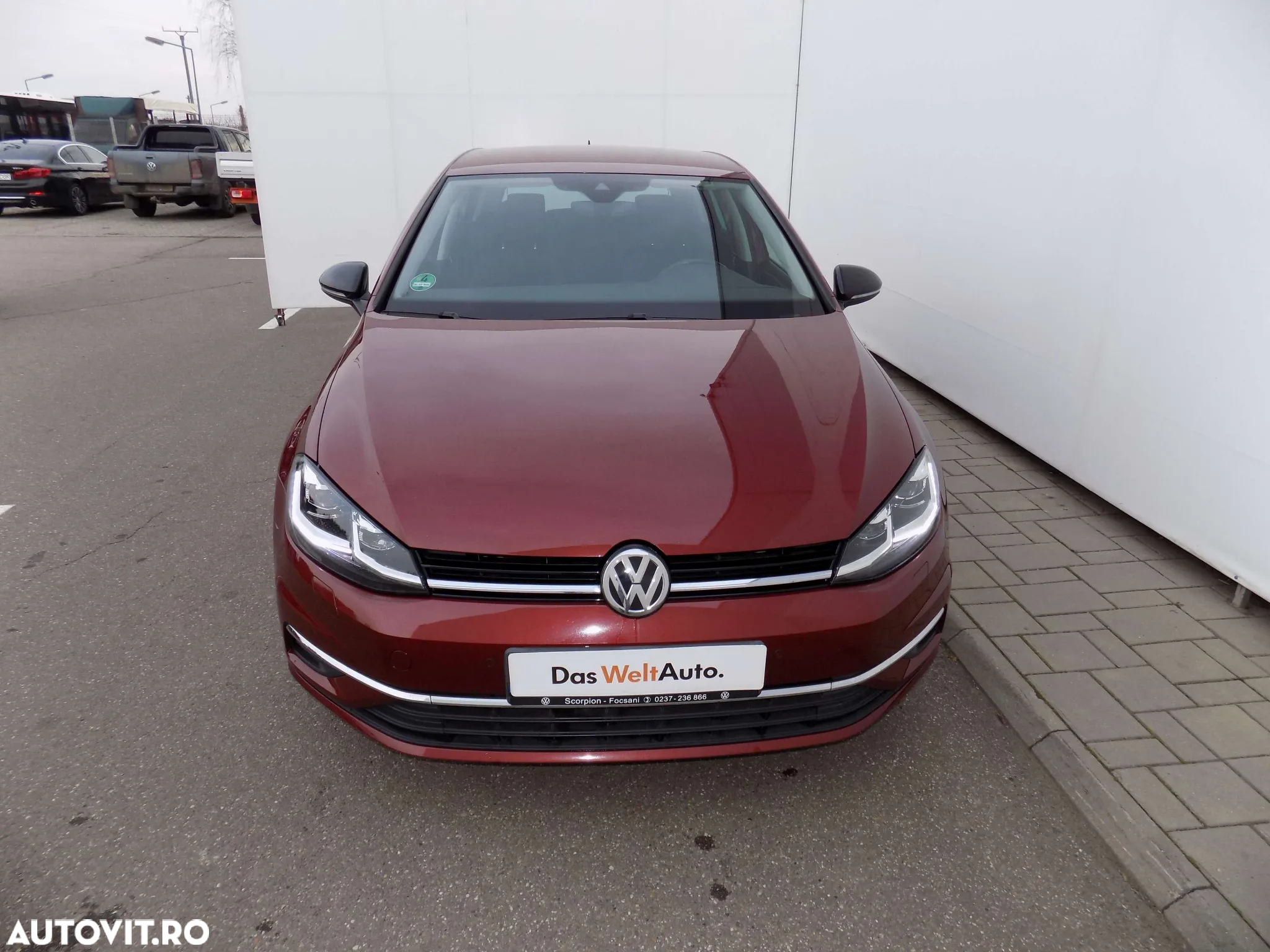 Volkswagen Golf - 8