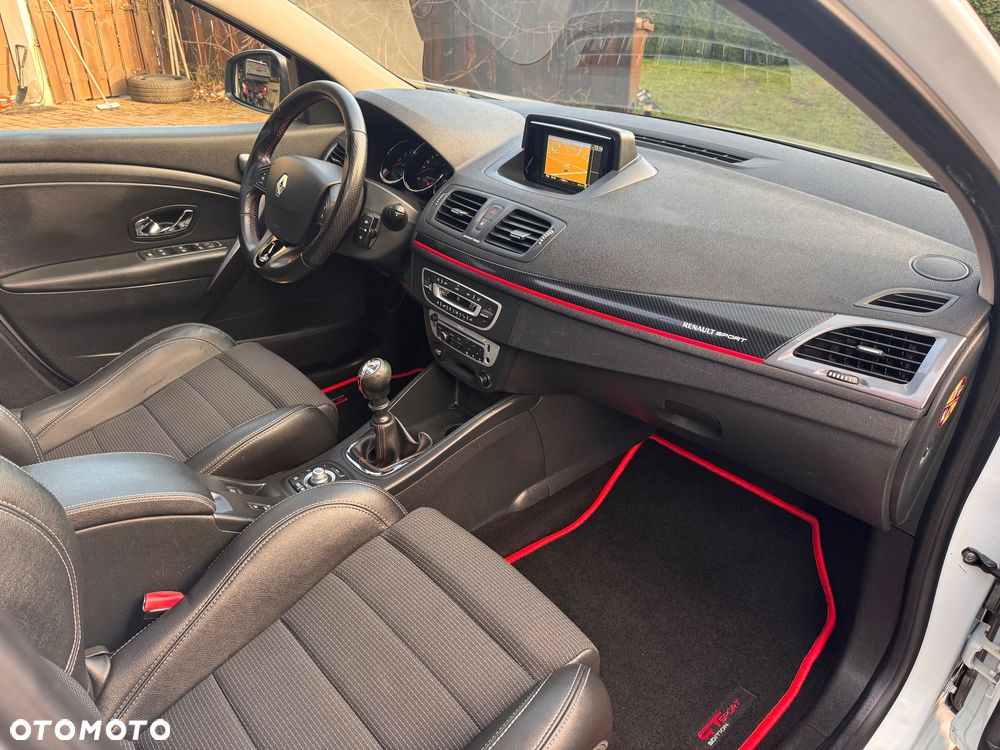 Renault Megane dCi 160 FAP GT - 33
