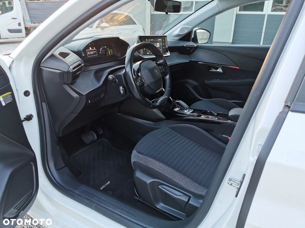 Peugeot 208 - 6