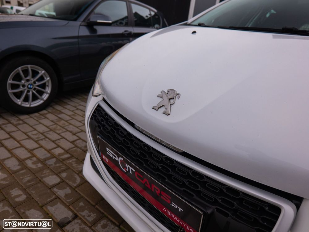 Peugeot 208 1.4 HDi - 24