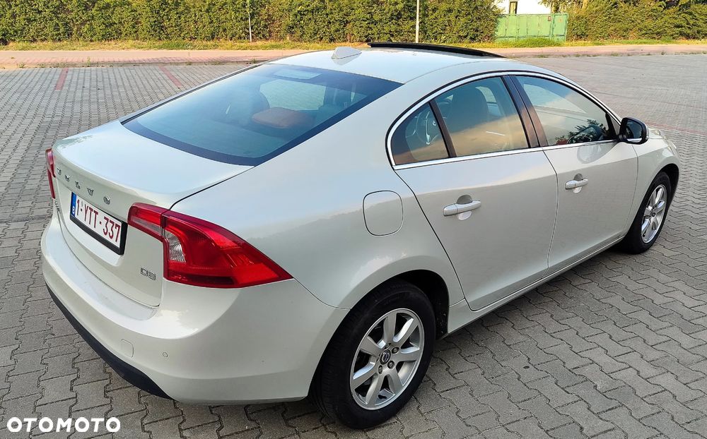 Volvo S60 D3 Geartronic Summum - 8