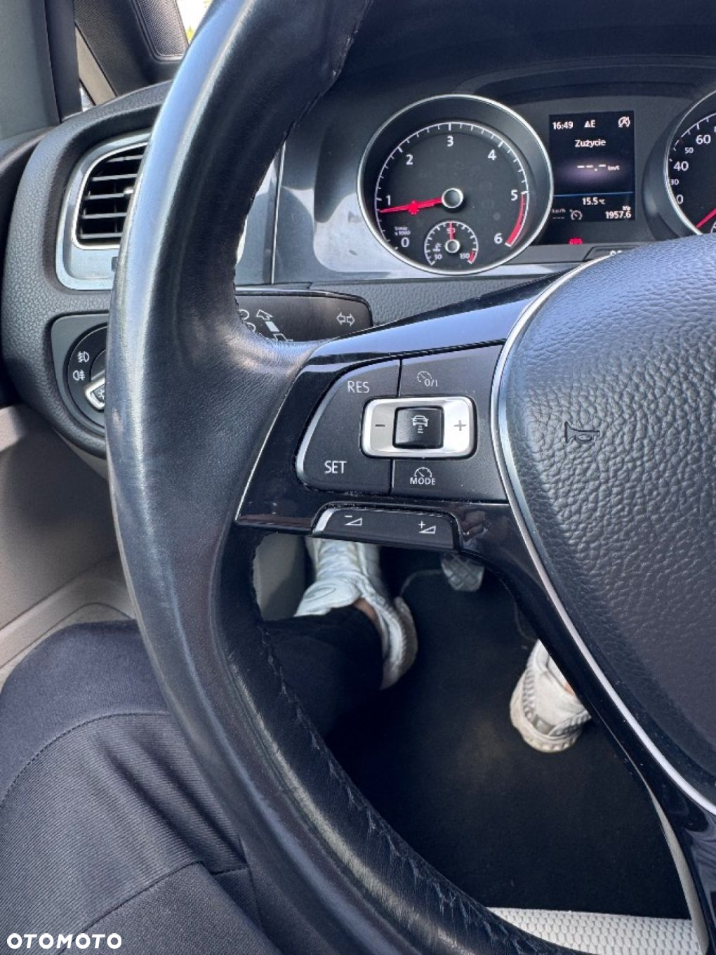 Volkswagen Golf - 16