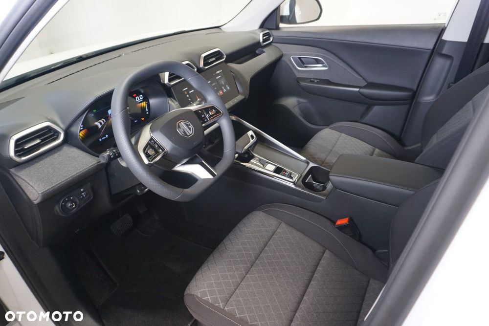 MG ZS Hybrid+ - 10