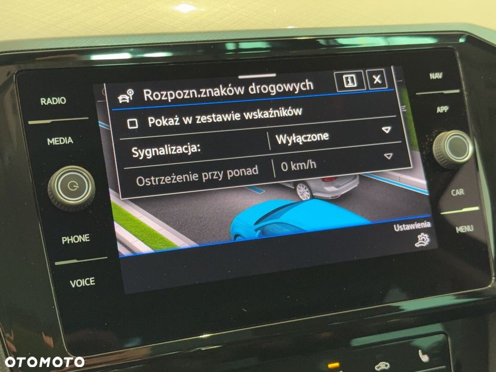 Volkswagen Passat Variant 2.0 TSI Business DSG - 37