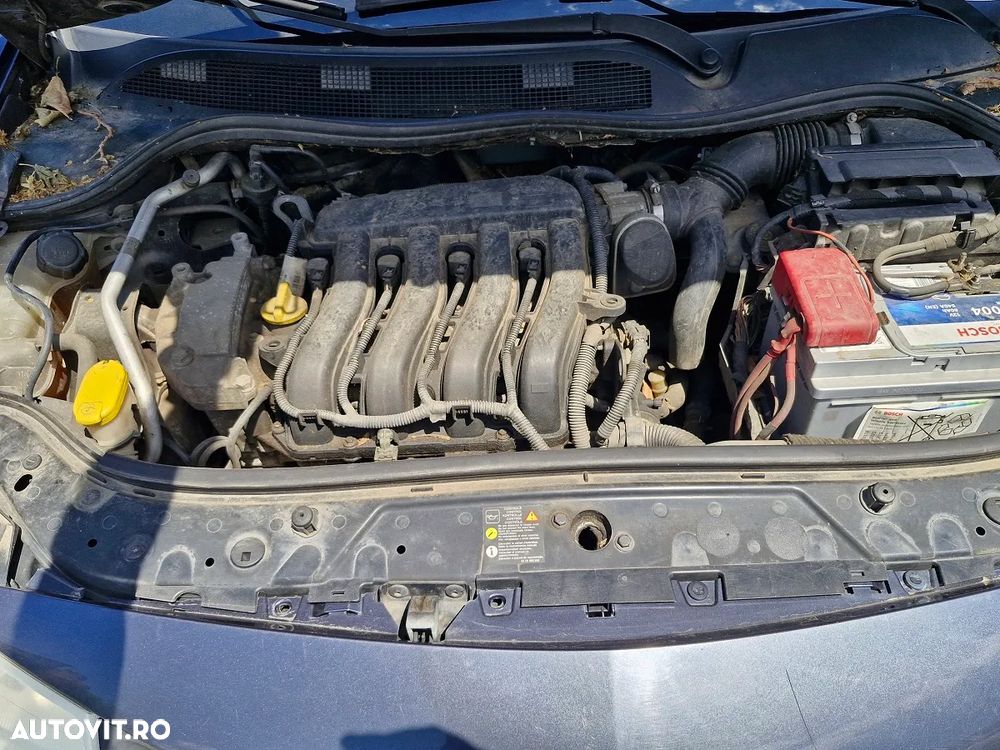Renault Megane 1.6 16V Authentique - 8