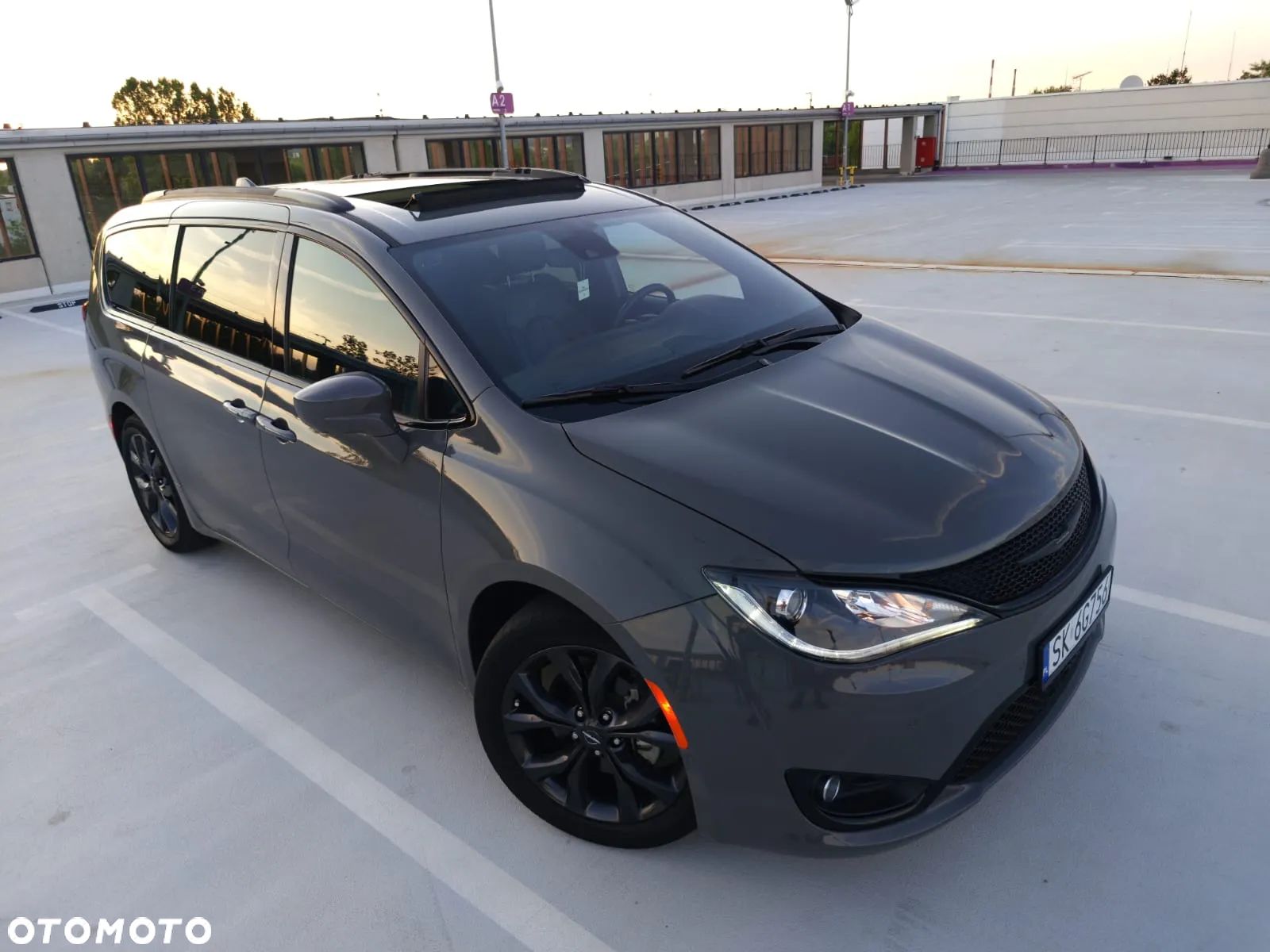 Chrysler Pacifica - 1