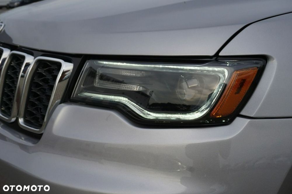 Jeep Grand Cherokee - 29