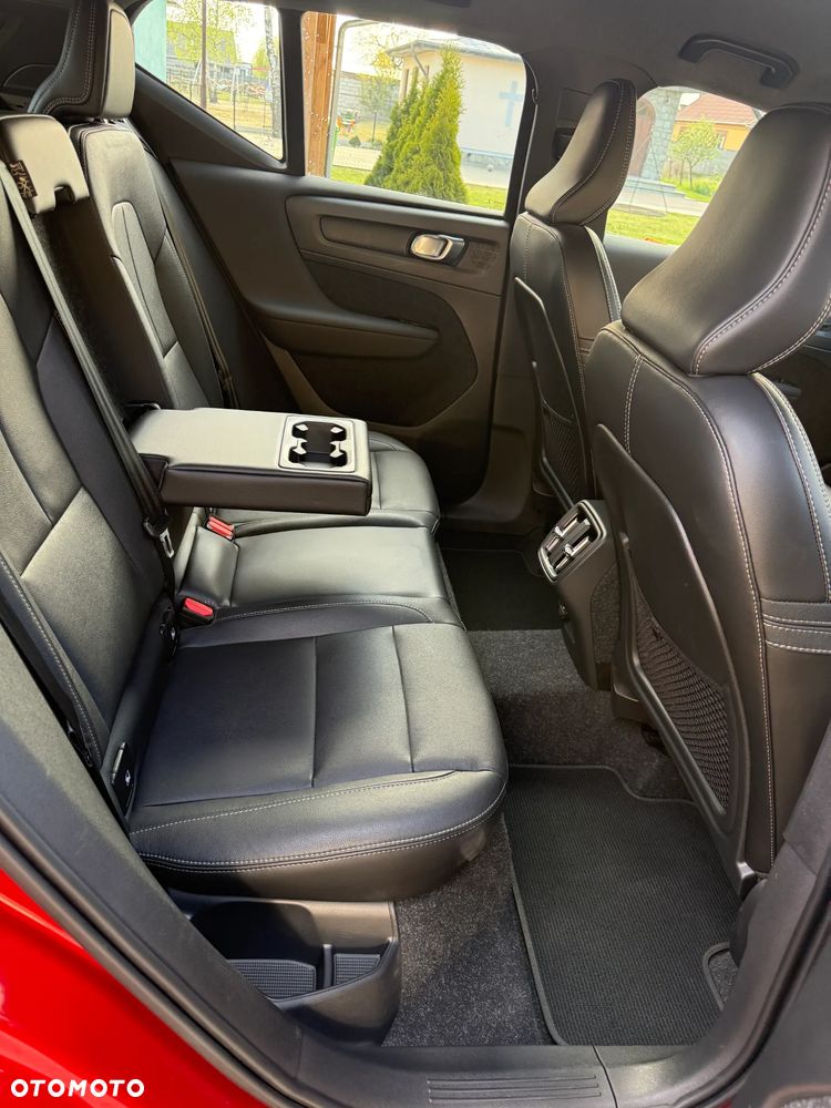 Volvo XC 40 B4 B AWD R-Design - 27