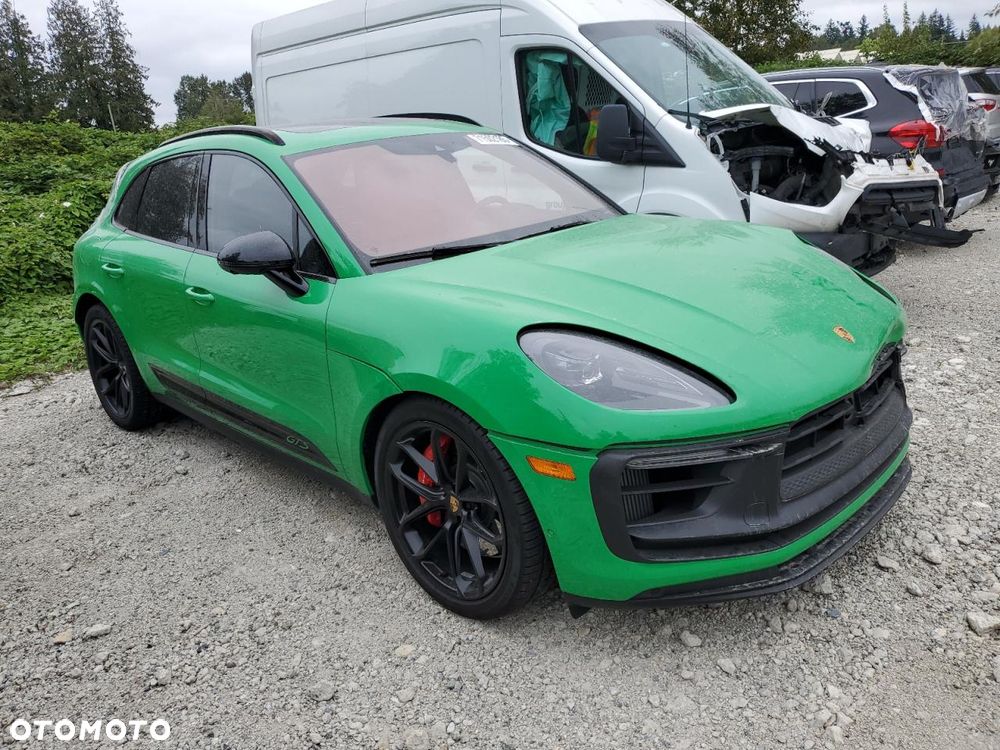 Porsche Macan - 1