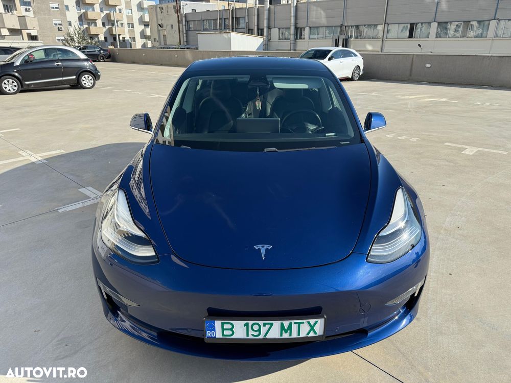 Tesla Model 3 - 4