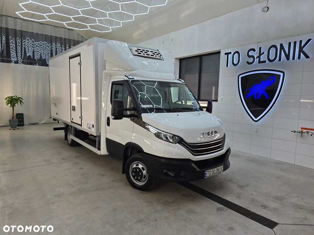 Iveco DAILY 50C18 MROŻNIA 8-PALETOWY + WINDA.1Tona AGREGAT Carrier -20*C +20*C 183Tyś km SERWIS DO OSTATNIEGO Km ASO IVECO SALON PL BOGATA OPCJA WYPOSAZENIA LED NAVI AKTYWNY TEMPOMAT FOTEL KIEROWCY PNEŁMATYCZNY - 2