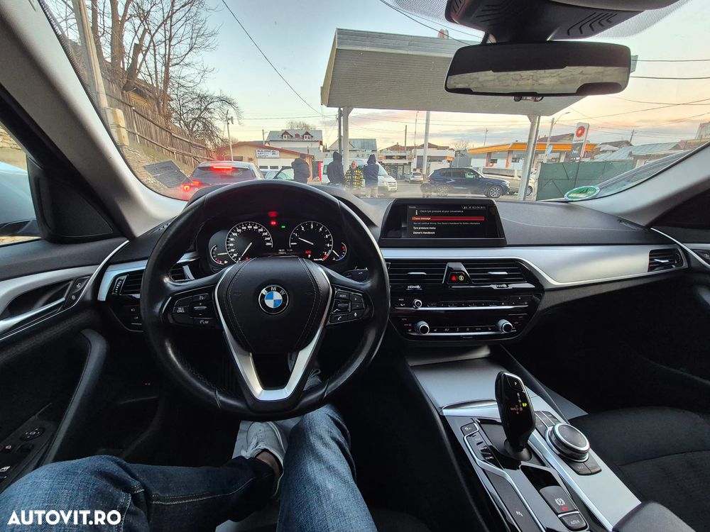 BMW Seria 5 520i AT - 9