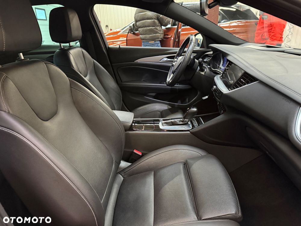 Opel Insignia - 28