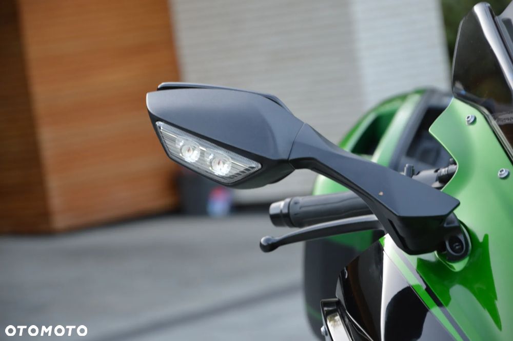 Kawasaki Ninja H2 SX - 26