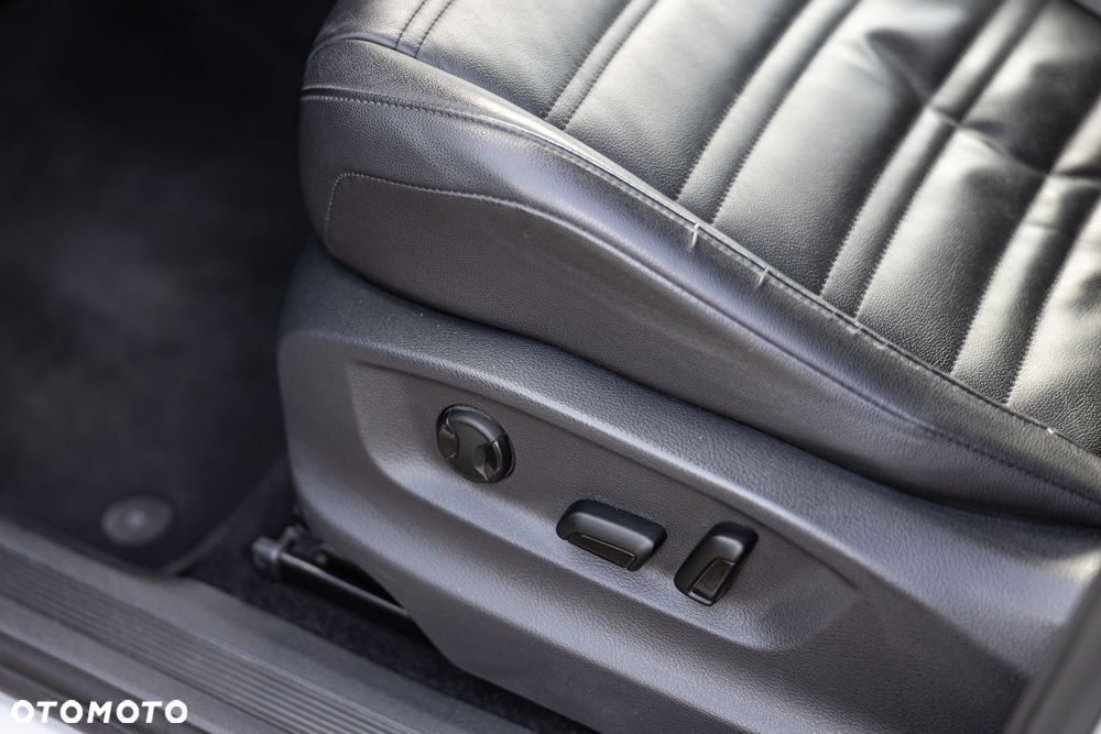 Volkswagen Touran 2.0 TDI BMT Highline DSG - 19