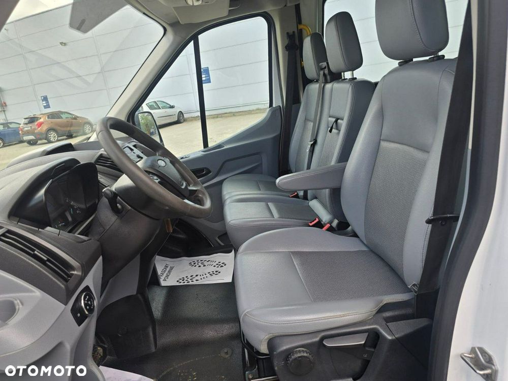 Ford Transit - 26
