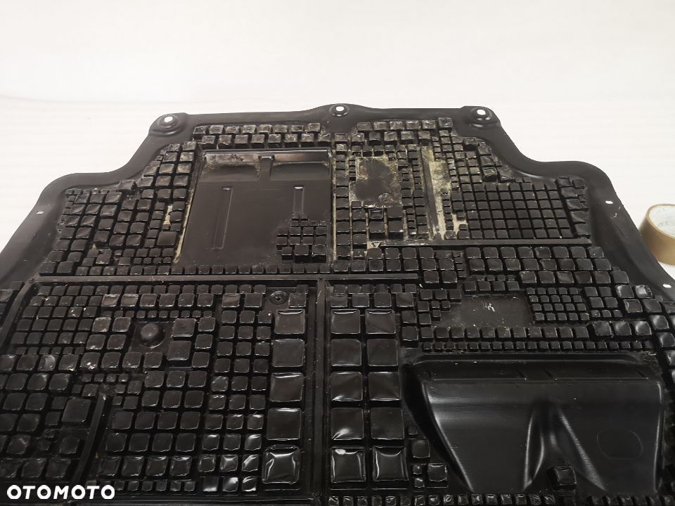 VW PASSAT B6 / B7 / CC PŁYTA POD SILNIK / OSŁONA PODWOZIA NR 3C0825237H NR AUKCJI OSŁ79 - 12