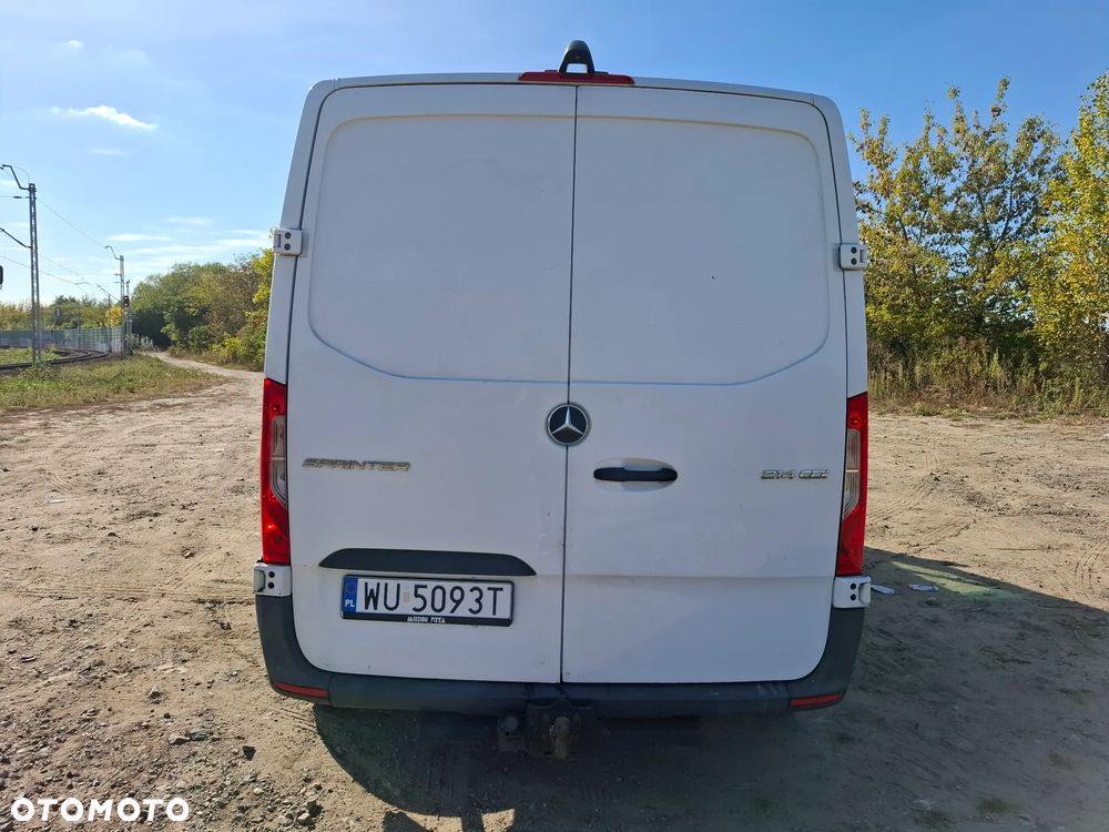 Mercedes-Benz Sprinter - 4
