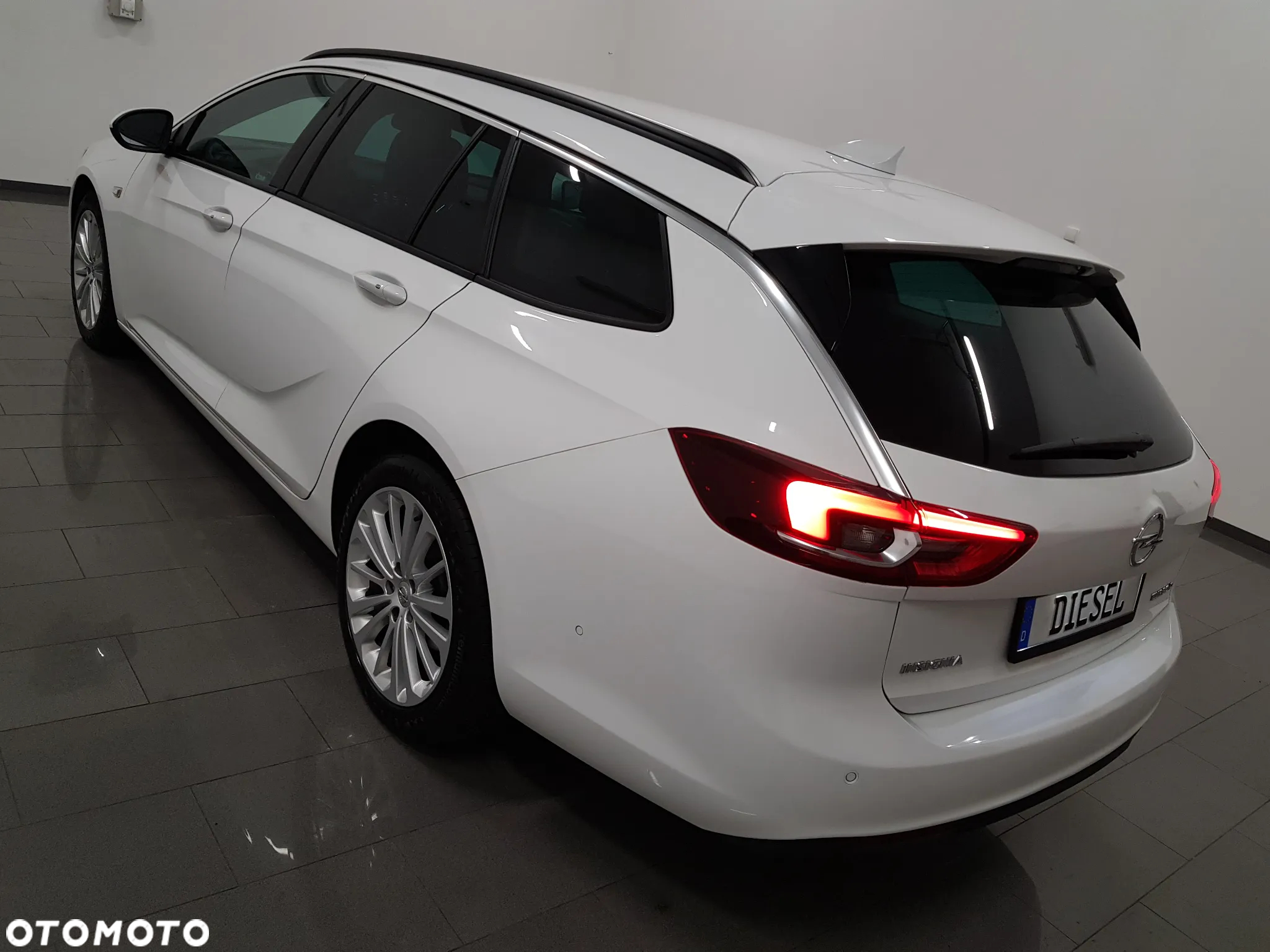 Opel Insignia Sports Tourer 2.0 Diesel Exclusive - 4