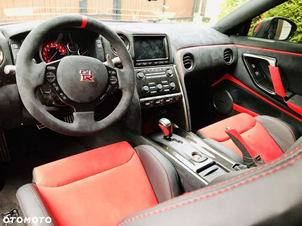 Nissan GT-R - 21