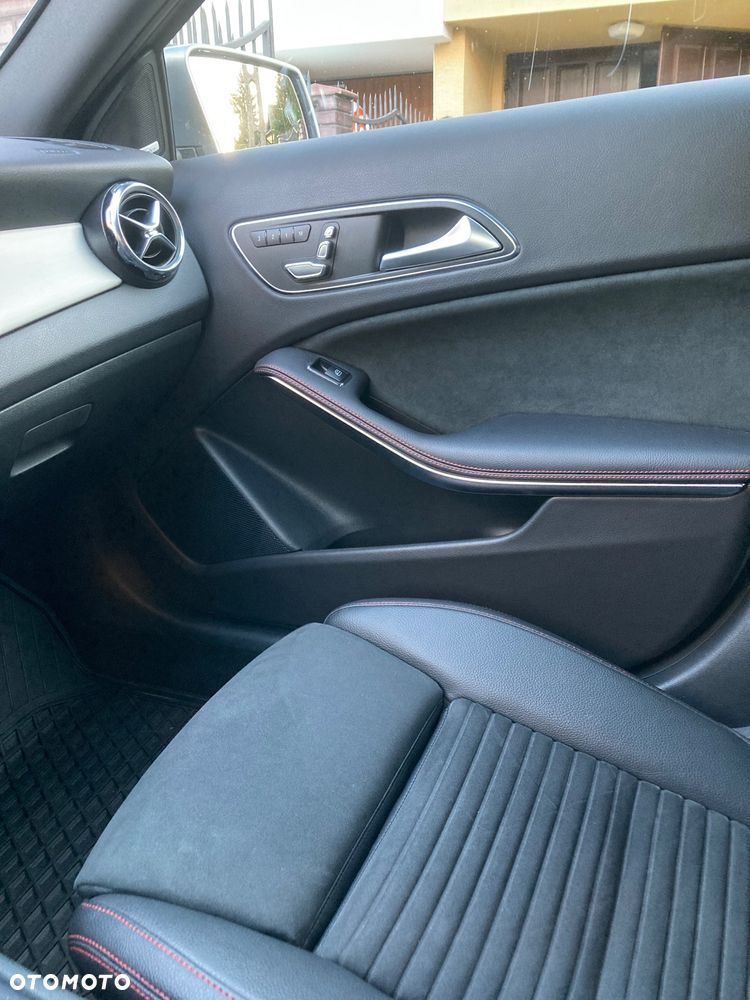 Mercedes-Benz GLA 220 4-Matic - 9