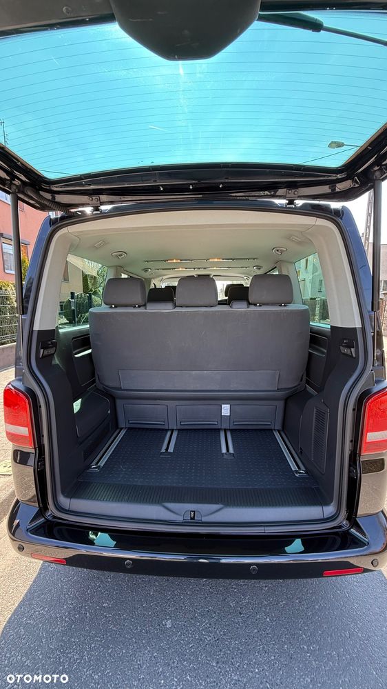 Volkswagen Multivan - 30