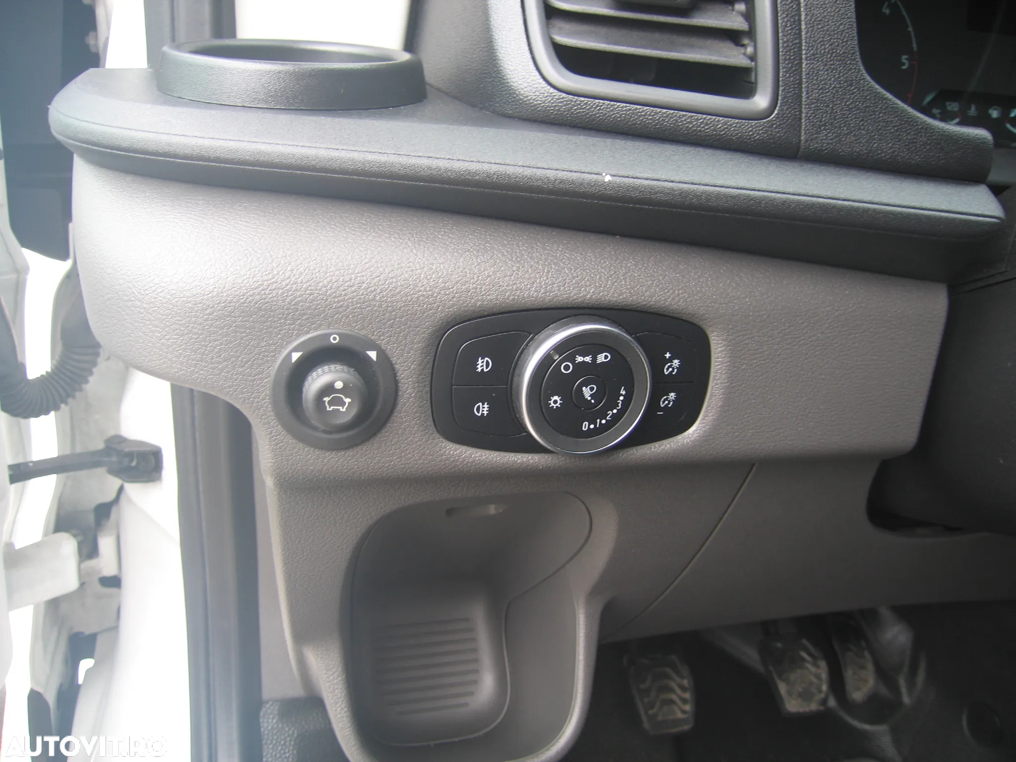 Ford TRANSIT 3 LOC. PLATFORMA cu PRELATA , AC. - 20