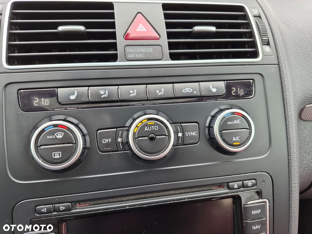 Volkswagen Touran 2.0 TDI DPF MATCH - 10