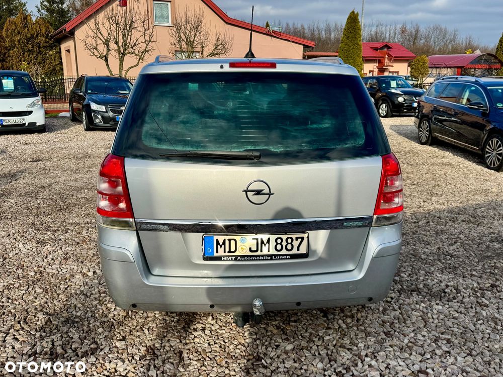 Opel Zafira - 24
