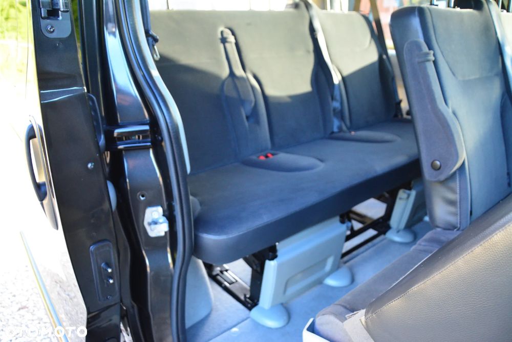 Renault Trafic FAP Grand Passenger Black Edition - 21