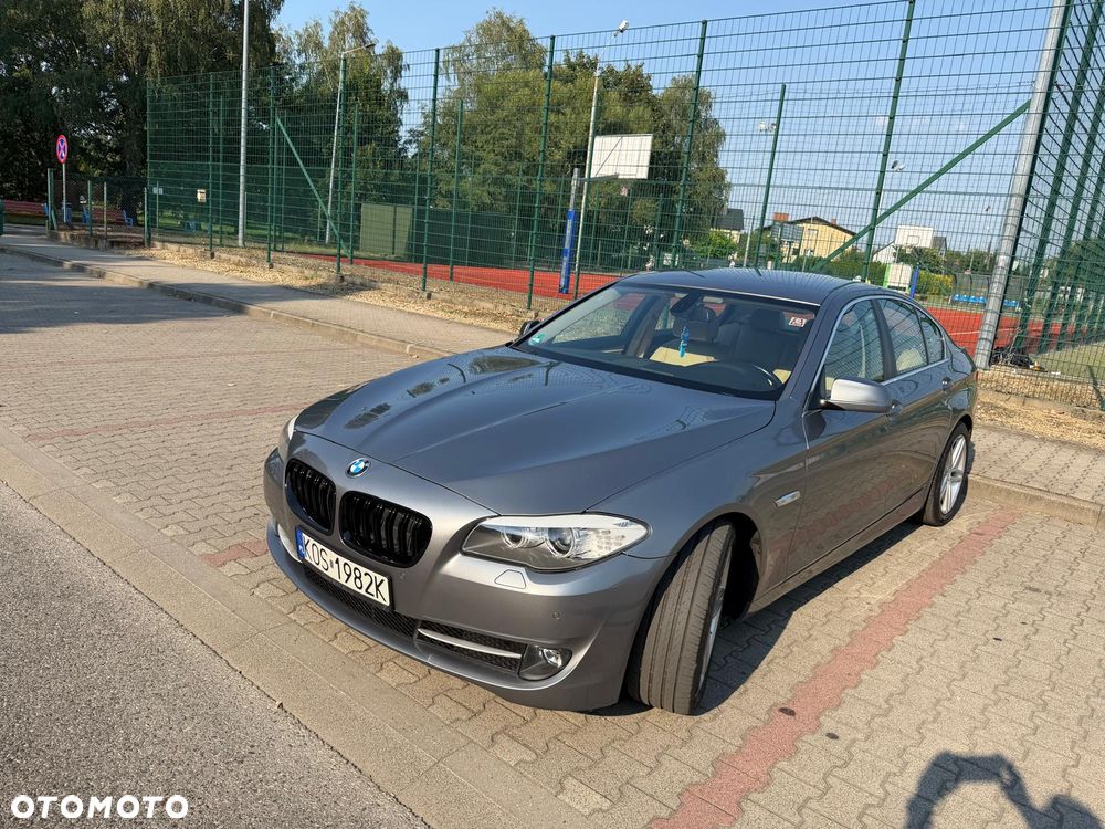 BMW Seria 5 523i - 2