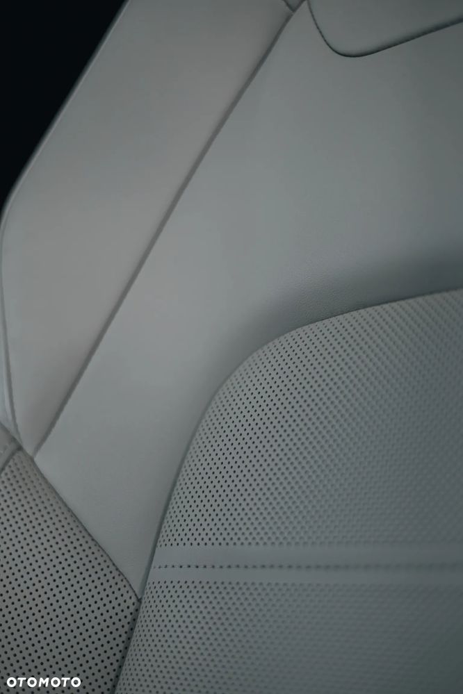 Porsche Panamera 4 - 11