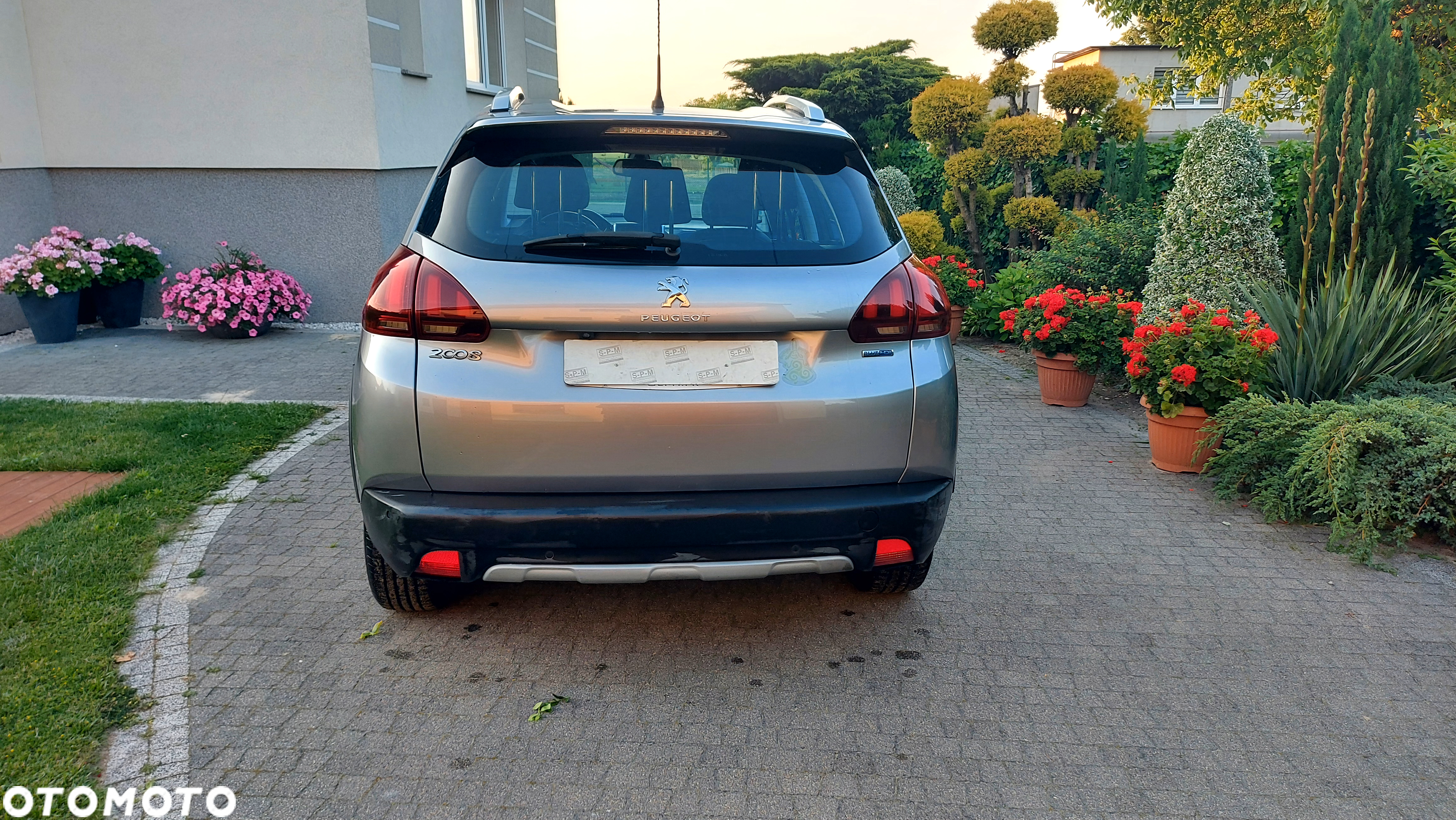 Peugeot 2008 - 11