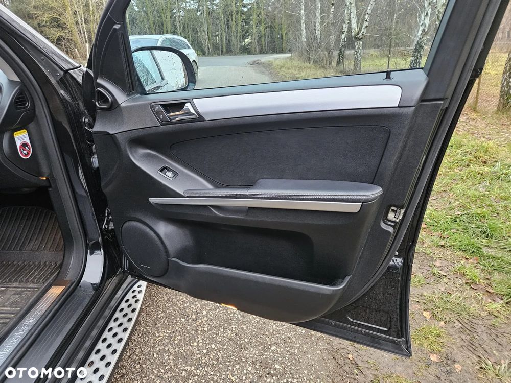 Mercedes-Benz ML - 15