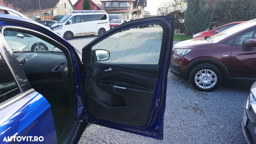 Ford Kuga 1.5 EcoBoost 2x4 ST-Line - 10