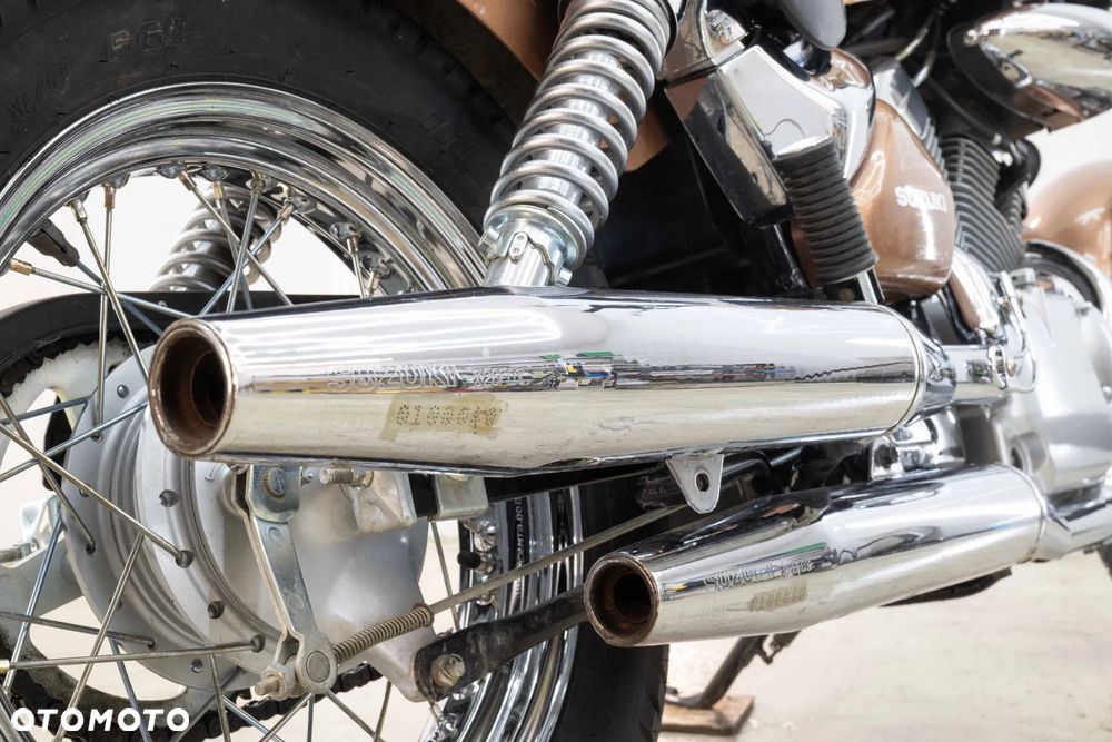 Suzuki Intruder - 16