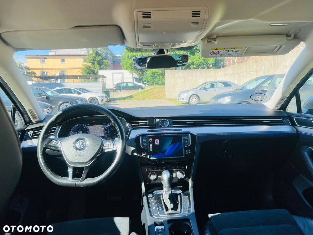 Volkswagen Passat 2.0 TDI SCR 4Motion DDG Highline - 11