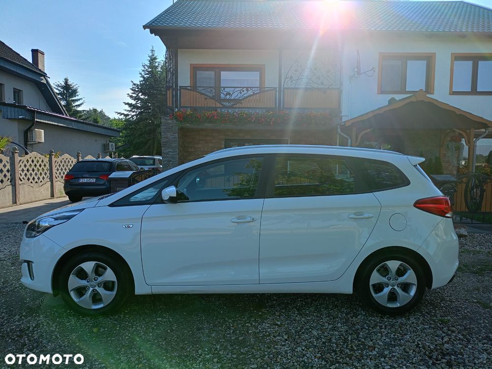 Kia Carens - 7