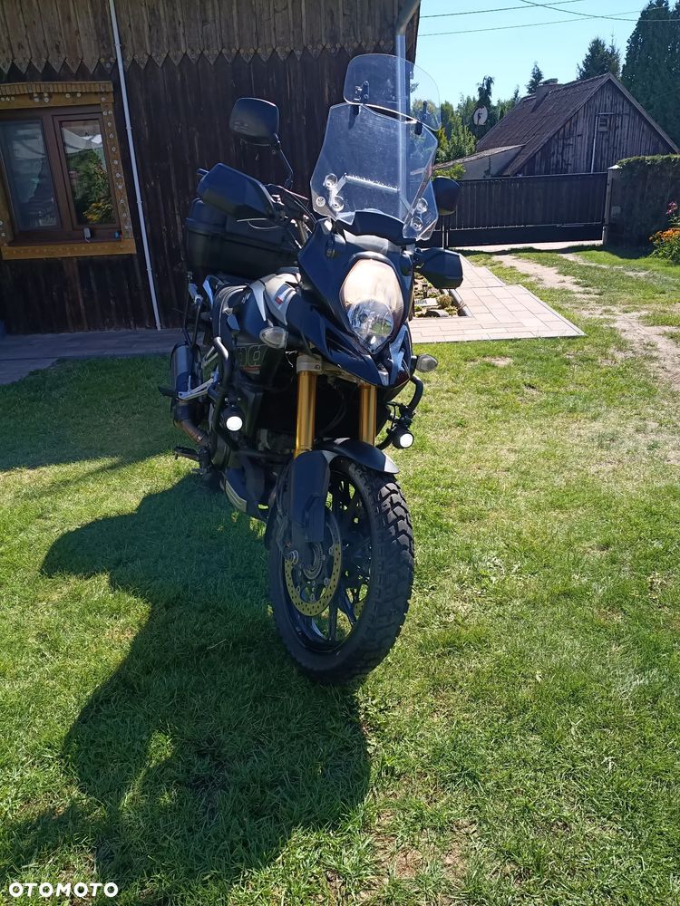Suzuki V-STROM - 1