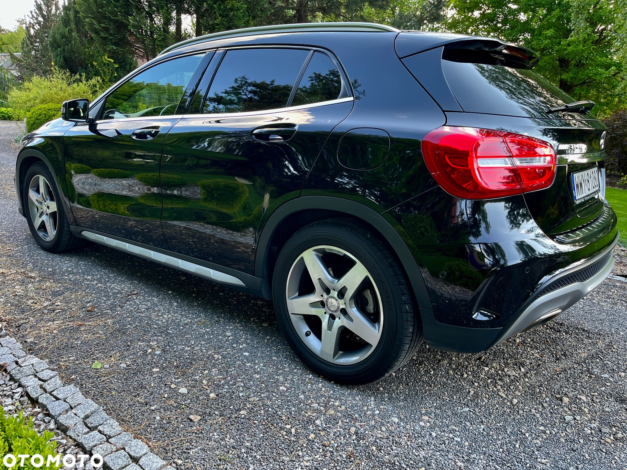 Mercedes-Benz GLA - 12