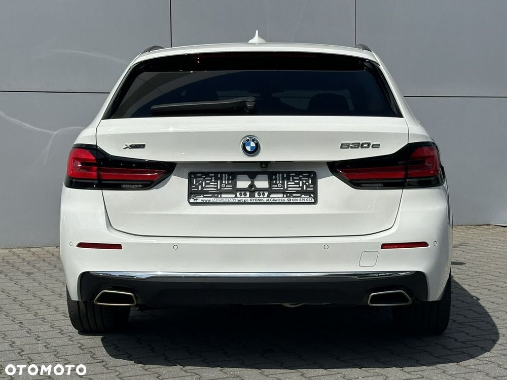 BMW Seria 5 530e xDrive Luxury Line - 14