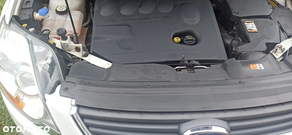Ford Kuga 2.0 TDCi 4x4 Titanium - 8