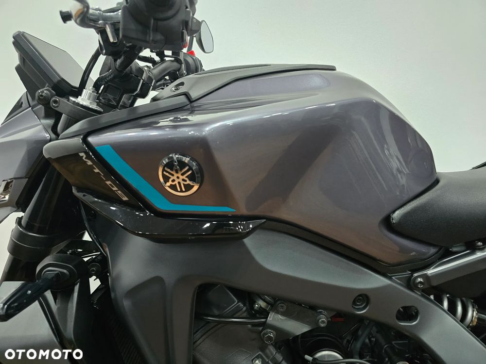Yamaha MT - 27