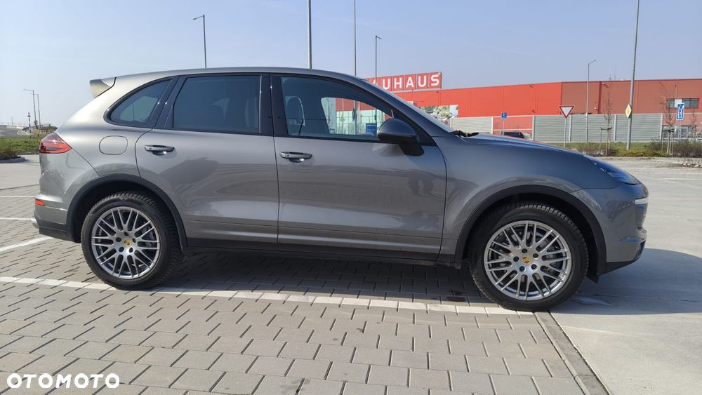 Porsche Cayenne S - 32