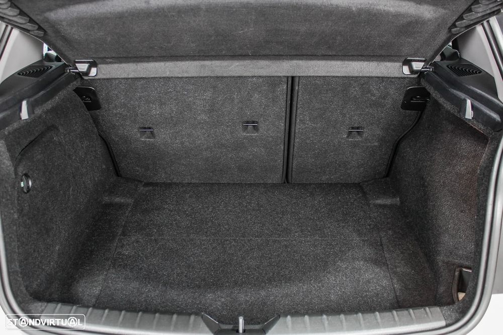 BMW 118 d Line Urban - 29