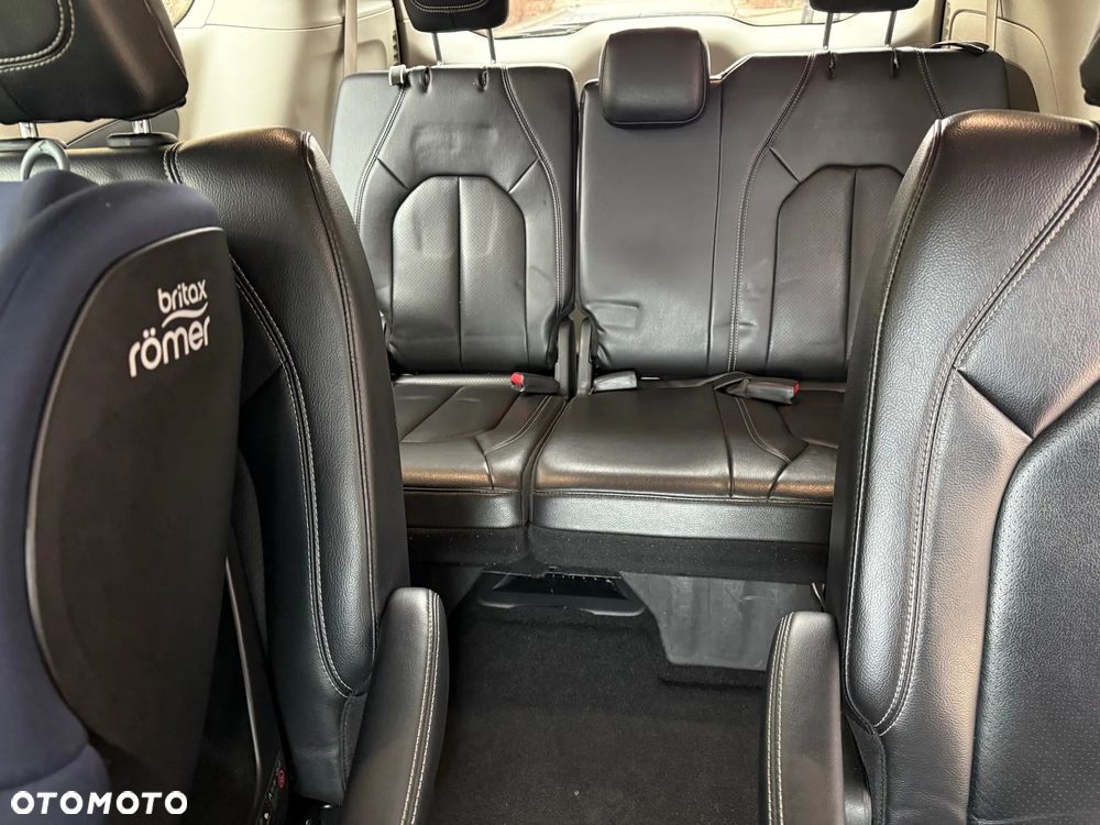 Chrysler Pacifica - 10