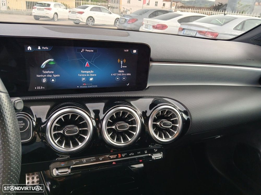 Mercedes-Benz A 250 e 8G-DCT AMG Line - 29