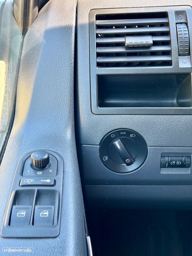 VW Caravelle 2.5 TDi Extra AC 9L - 9