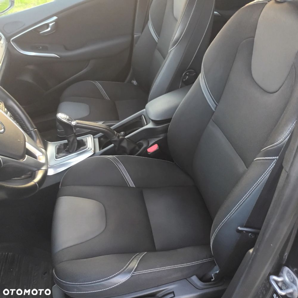 Volvo V40 D2 Momentum - 13
